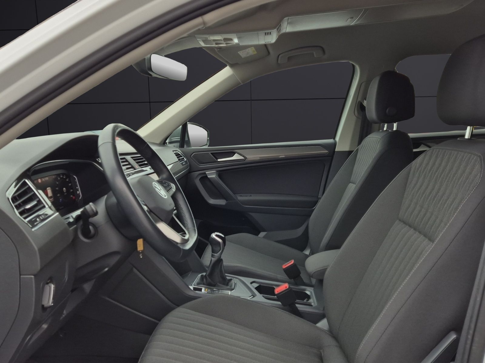 Fahrzeugabbildung Volkswagen Tiguan Allspace TDI LED AHK Navi AID ACC SHZ 18"