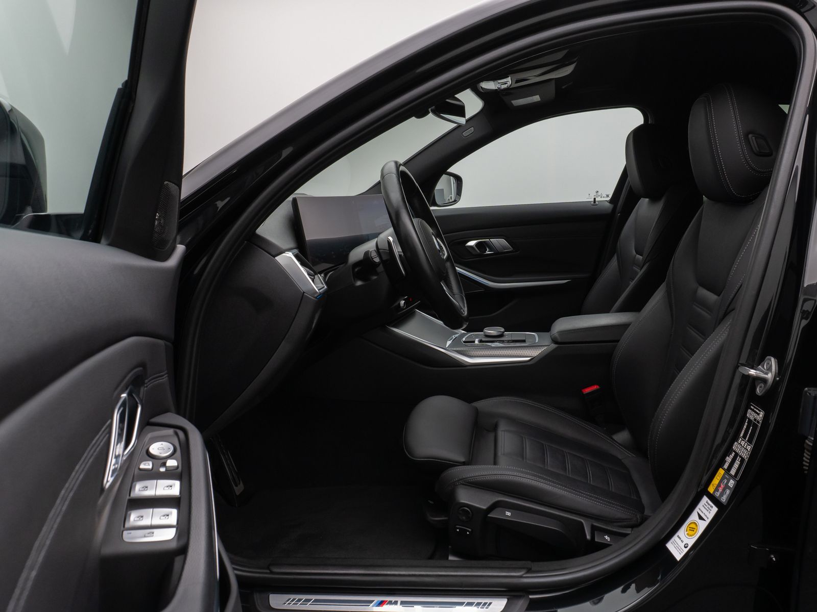 Fahrzeugabbildung BMW 330e xD M Sport Pro Kamera HUD DAB H/K Stop&Go