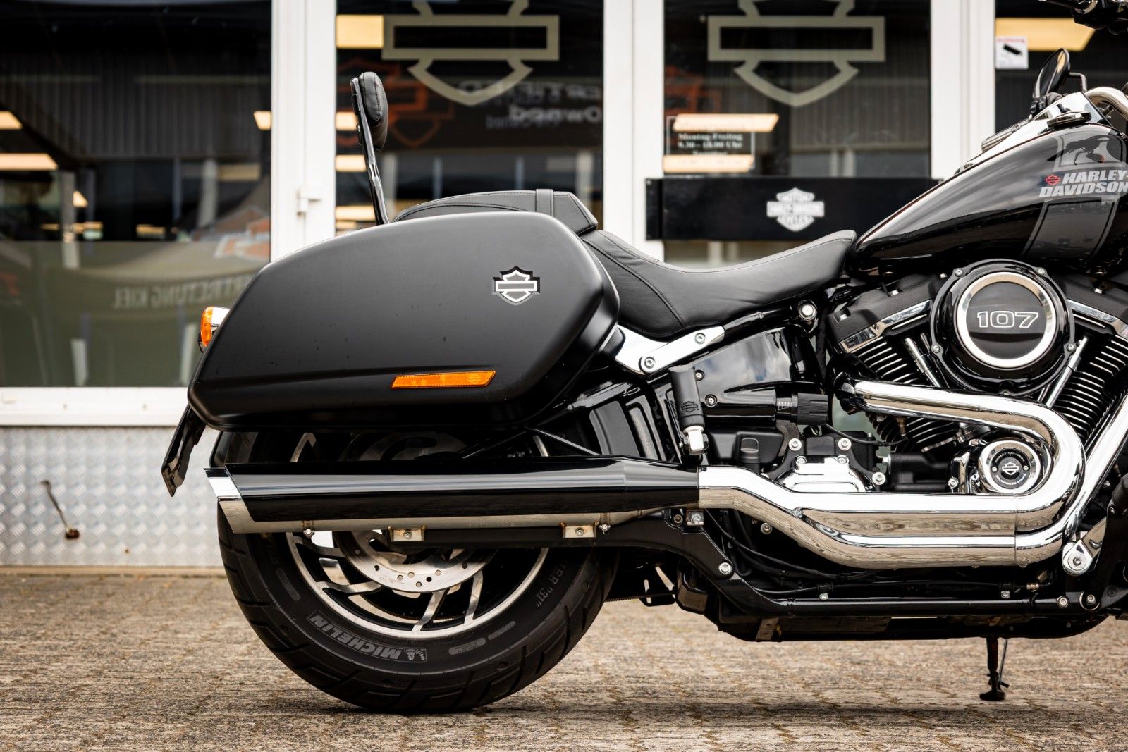 Fahrzeugabbildung Harley-Davidson FLSB Sport Glide 107 cui - Top gepflegt!