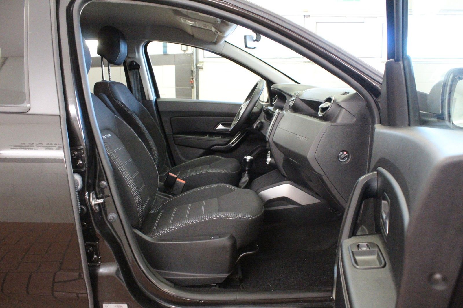 Fahrzeugabbildung Dacia Duster TCe130 *Anniversary Navi*Sitzhzg*Kamera