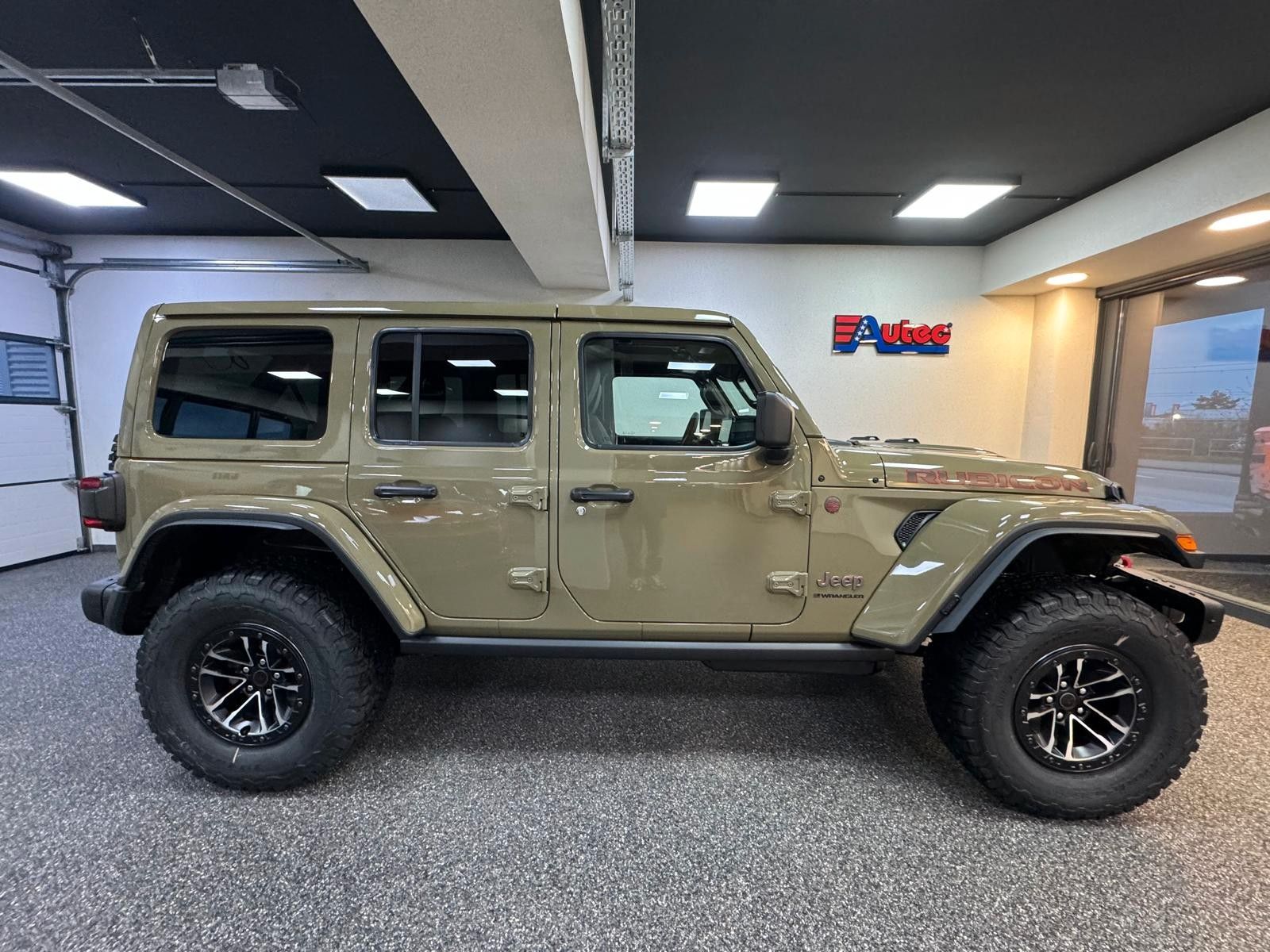 Fahrzeugabbildung Jeep RUBICON X 3.6L-V6-CAM-HARDTOP-35"