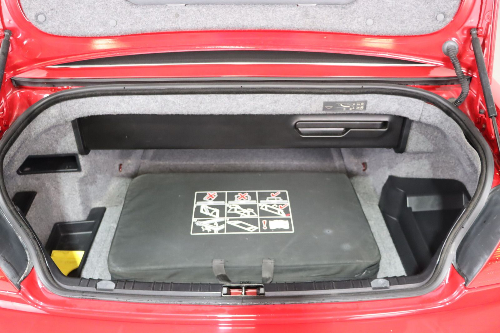 Fahrzeugabbildung BMW 323 Ci Cabrio Sitzhzg. * Leder * Klimaautom.