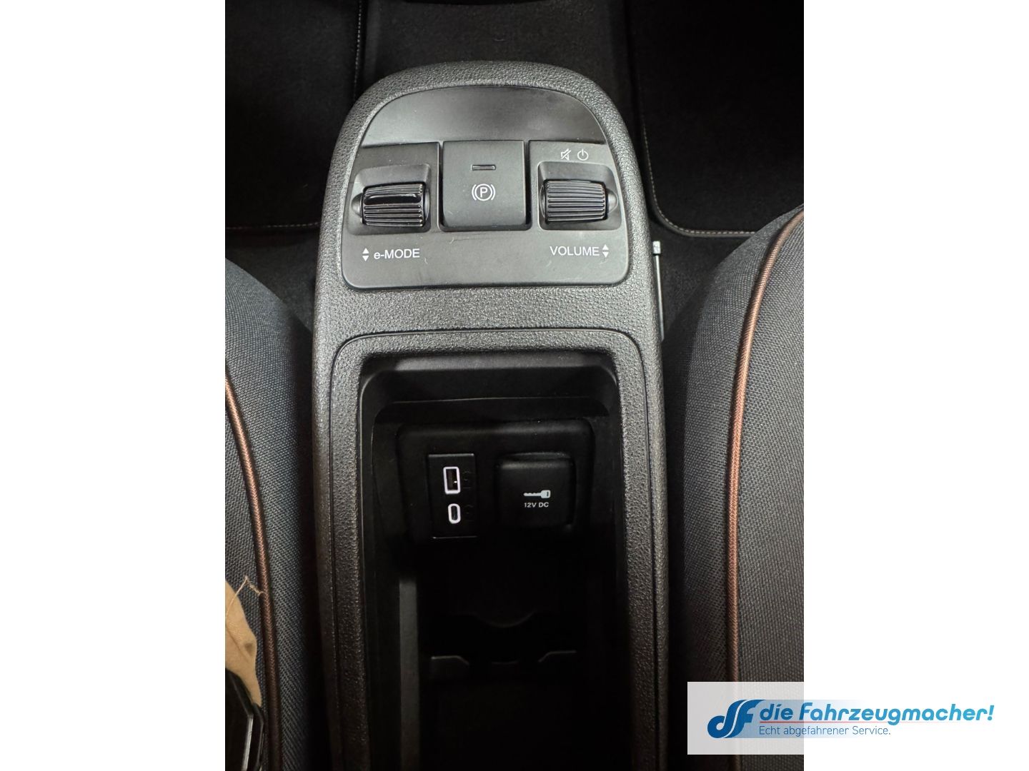 Fahrzeugabbildung Fiat 500 e Icon Navi Digitales Cockpit Memory Sitze A