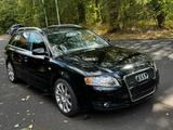 Audi A4 2.0 T FSI Quattro Avant 1.HAND Scheckhef Navi