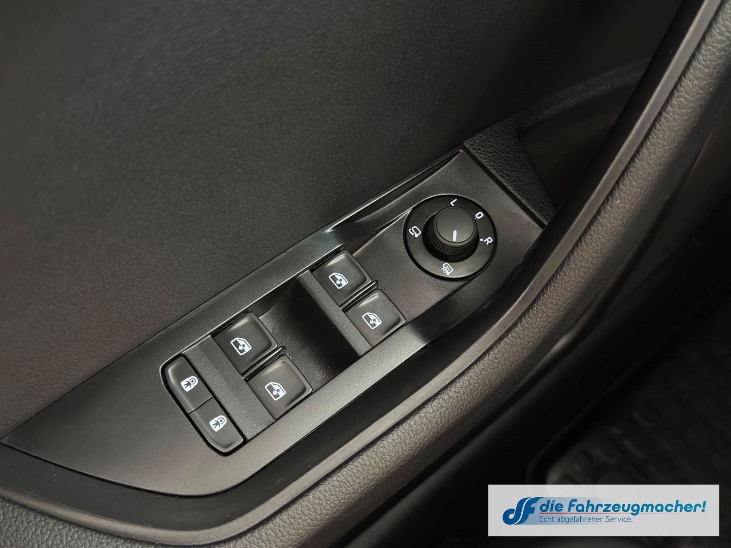 Fahrzeugabbildung SKODA Superb Combi Ambition Digitales Cockpit LED Sper