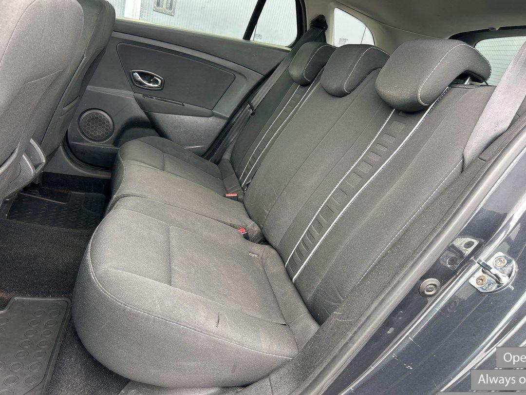 Renault Megane 2014 — photo 16