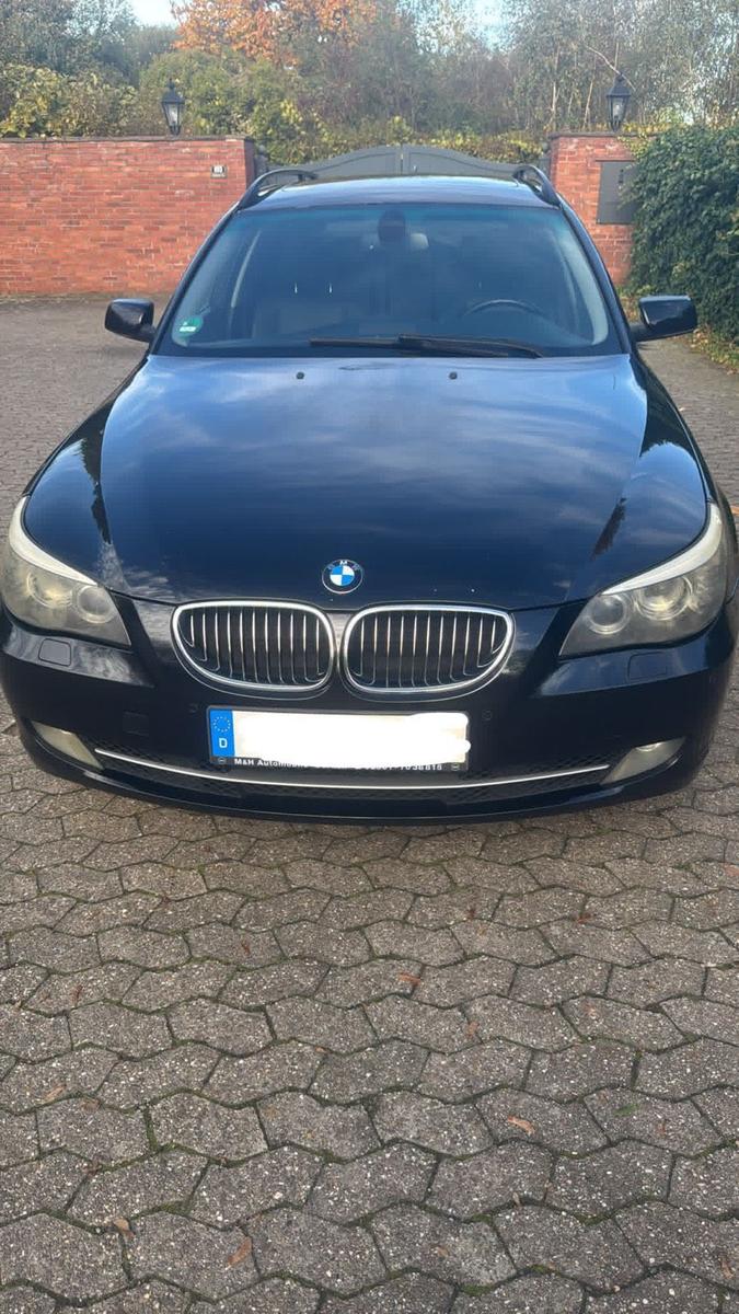 BMW 530 2007 — rear view