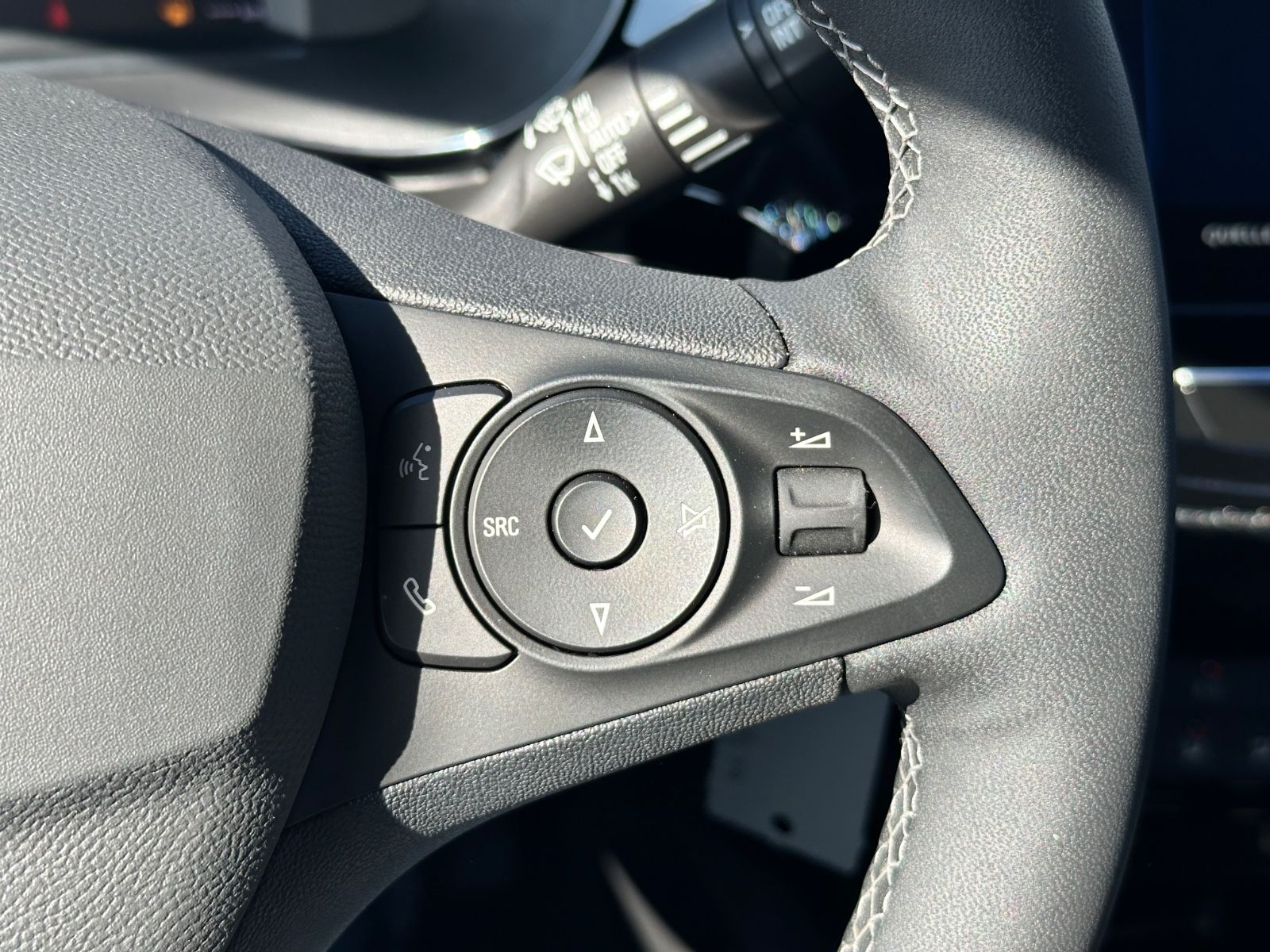 Fahrzeugabbildung Opel Corsa F GS*Allwetter*SHZ*LHZ*PDC*RFK*IntelliLux