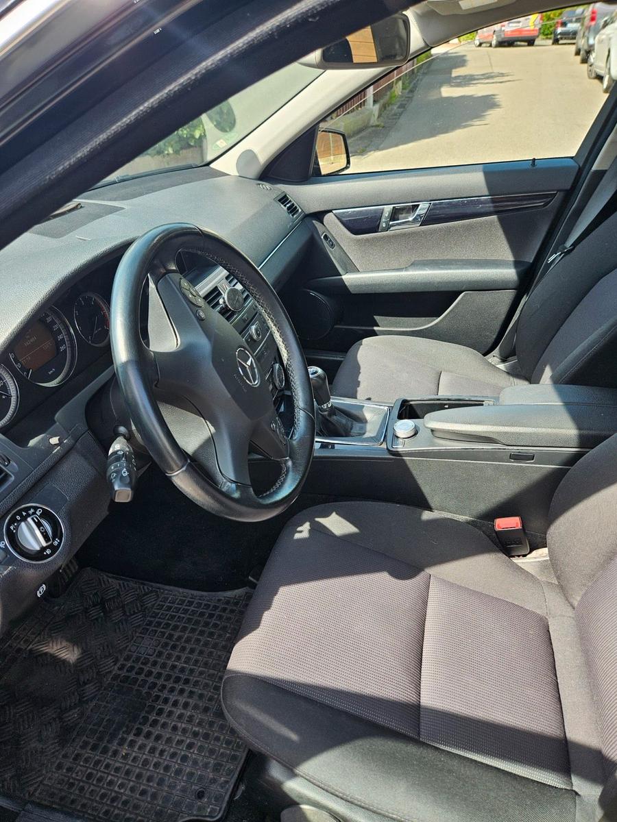 Mercedes-Benz C200 2010 — photo 5