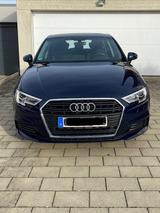 Audi A3 35 TFSI S tronic Sportback - Kosmosblau  - Audi A3 von privat