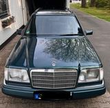 Mercedes-Benz E 200 T-Modell - Mercedes-Benz E 200: Grün