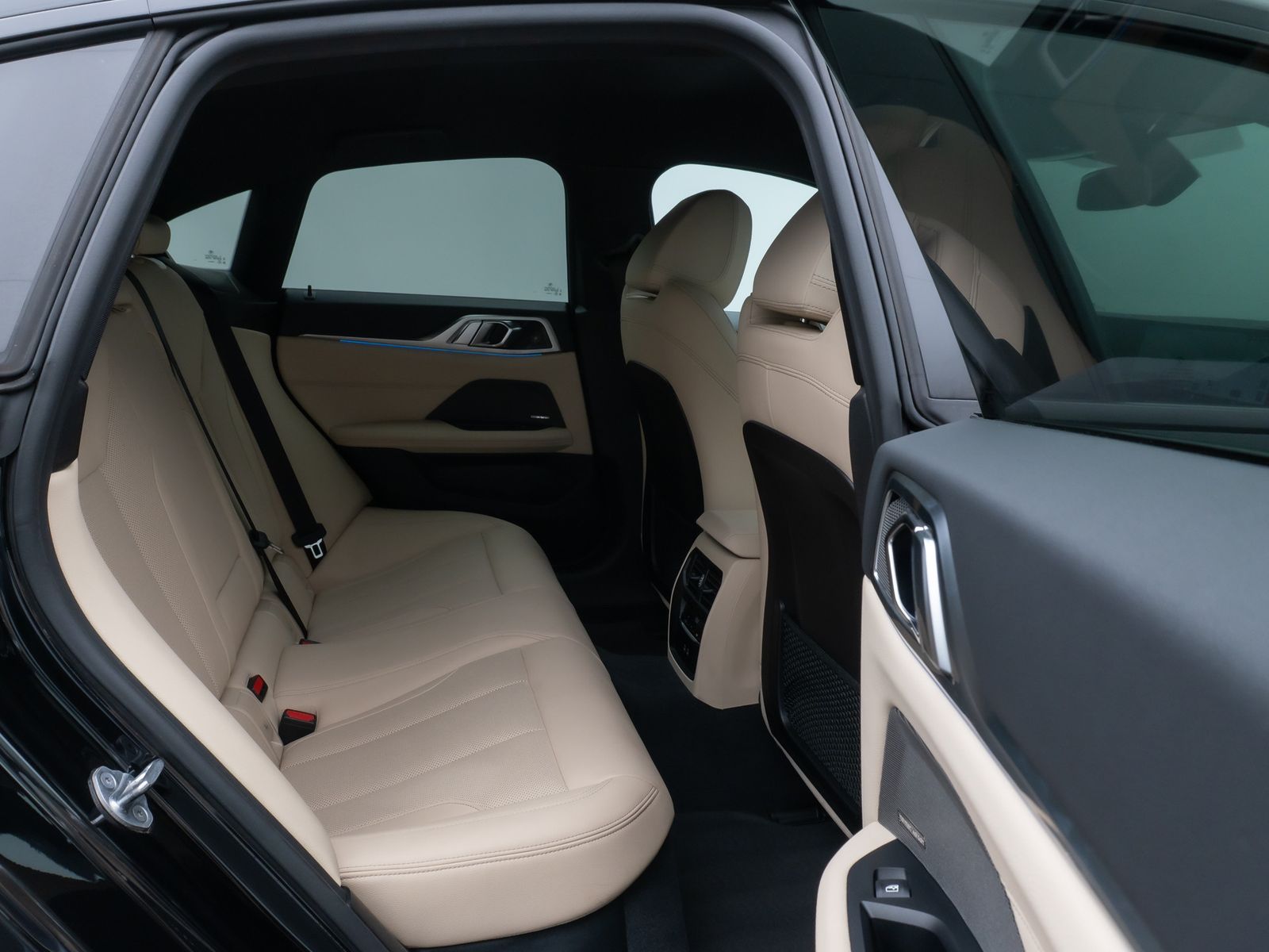 Fahrzeugabbildung BMW i4 eD40 Gran Coupè M Sport Kamera DAB H/K 19Zoll