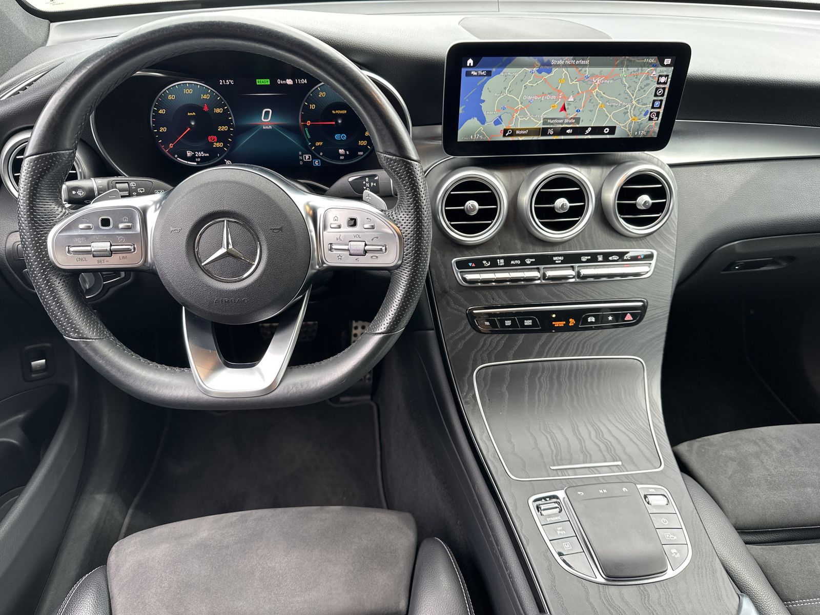 Fahrzeugabbildung Mercedes-Benz GLC 300de 4Matic AMG-Line NAV+LED+KAM+AHK+19ZOLL