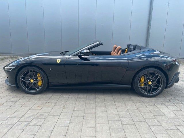 Ferrari Roma Spider Nero Carbon HIFI VIEW ADAS DISPLAY