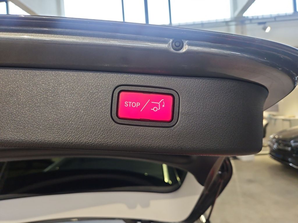 Fahrzeugabbildung Mercedes-Benz C 180 T AMG AHK Totwi. LED SHZ KAM Sport Ambie.