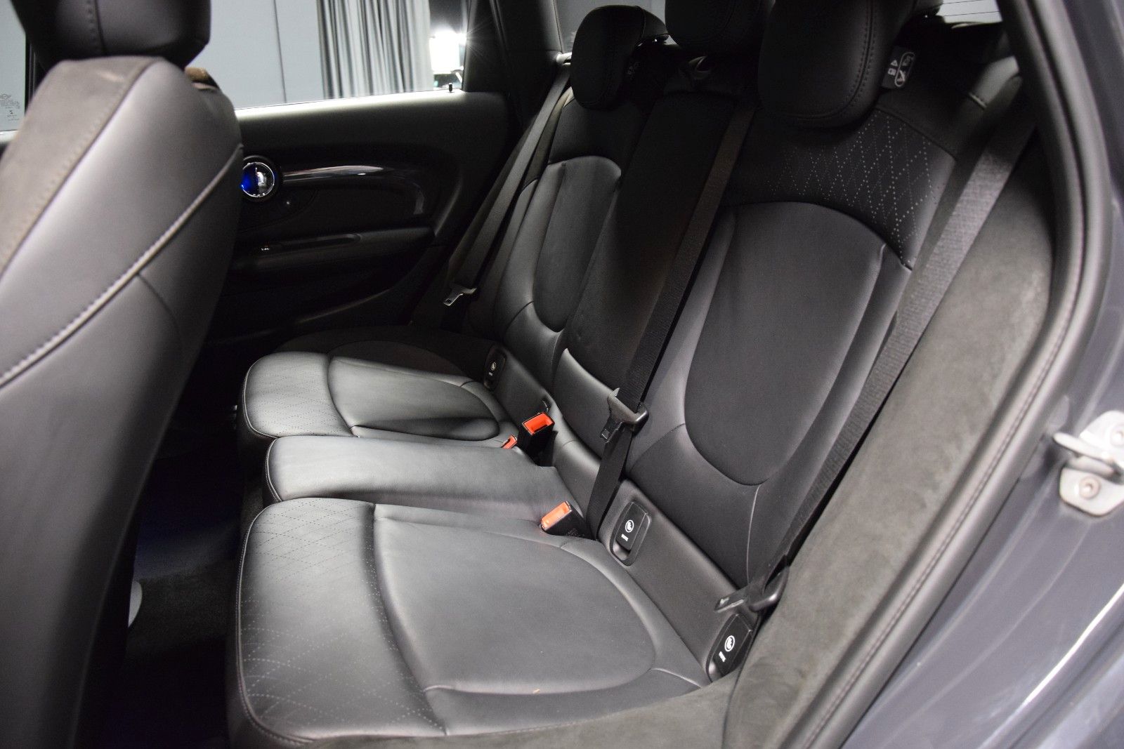 Fahrzeugabbildung MINI Clubman Cooper SD Chili Leder Kamera H&k Navi 18
