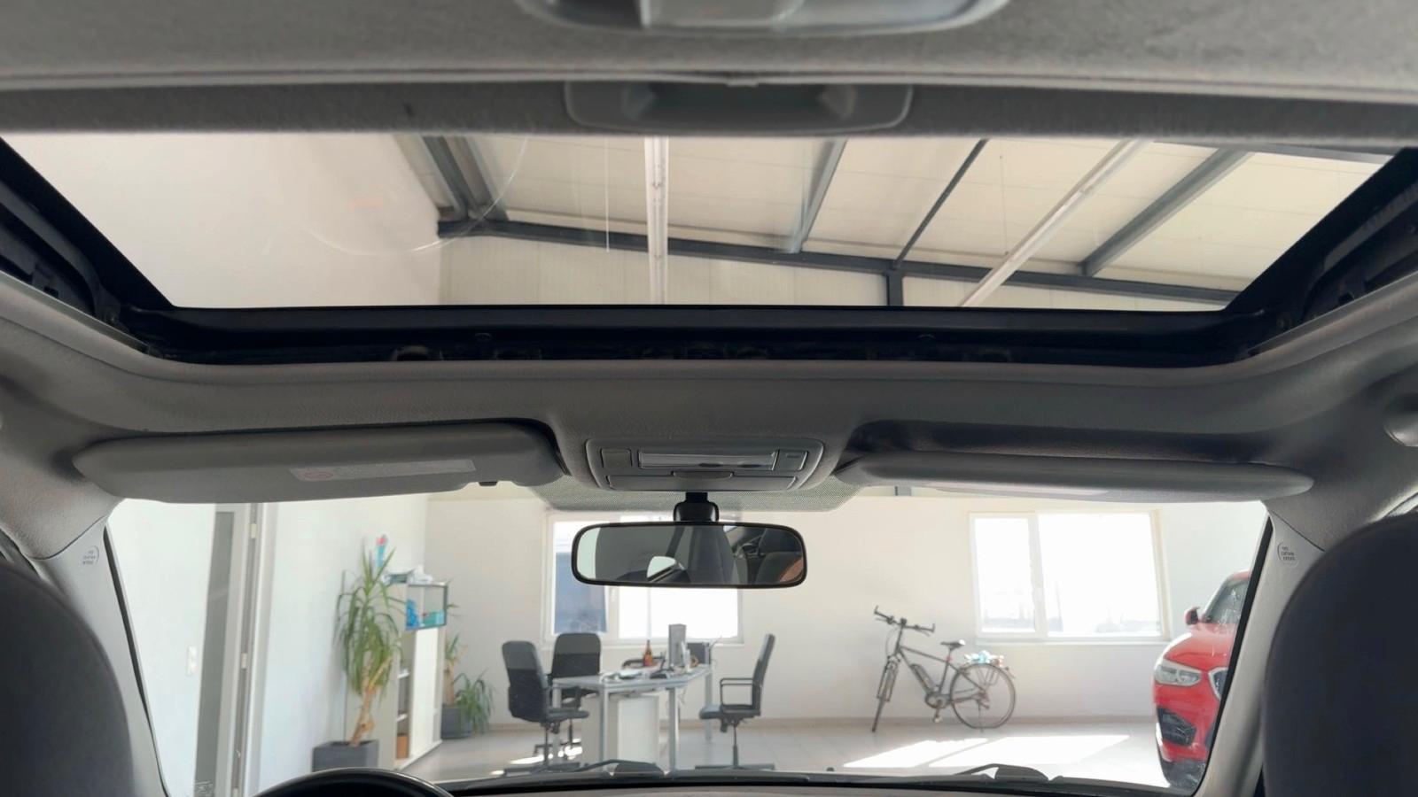 Toyota RAV4 2.0 VVT-i 150 ch • 4x4 • Toit Ouvrant • 1ère Main