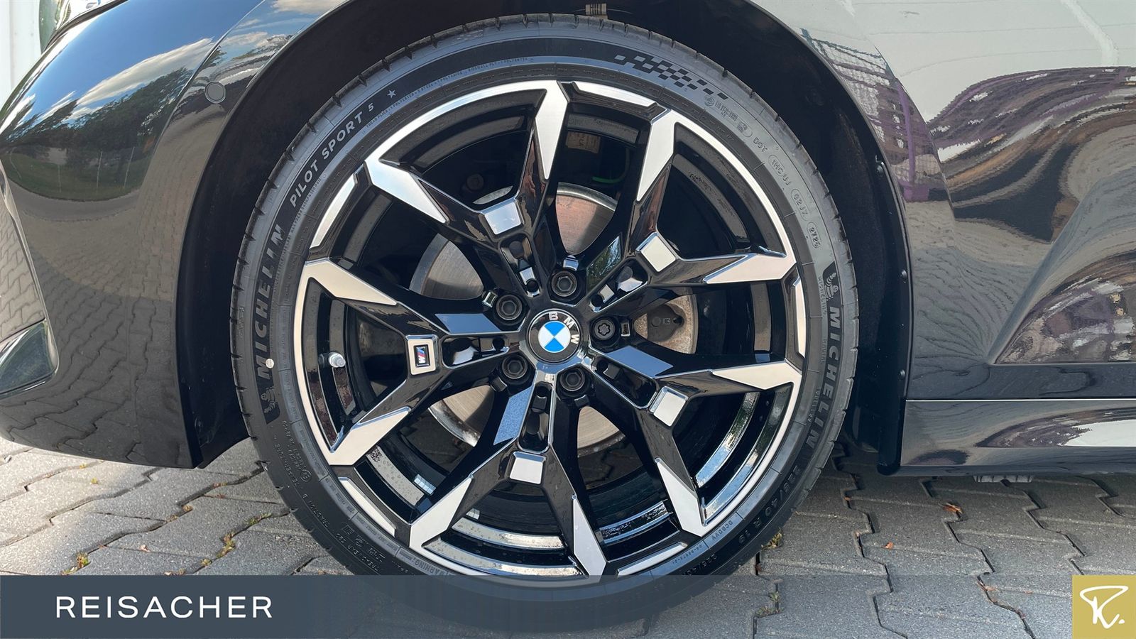 BMW 320d Tou M Sport LCPro.HuD ACC,360° Pano foto 3