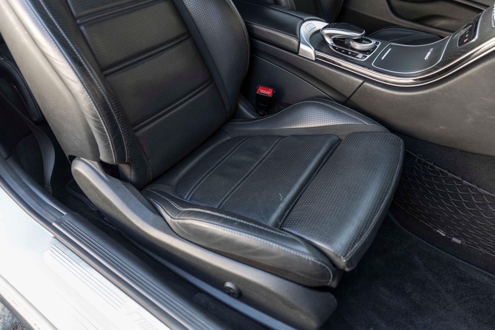 Fahrzeugabbildung Mercedes-Benz C 63 S AMG Coupe BURMESTER LED PANO 360° SHZ/K
