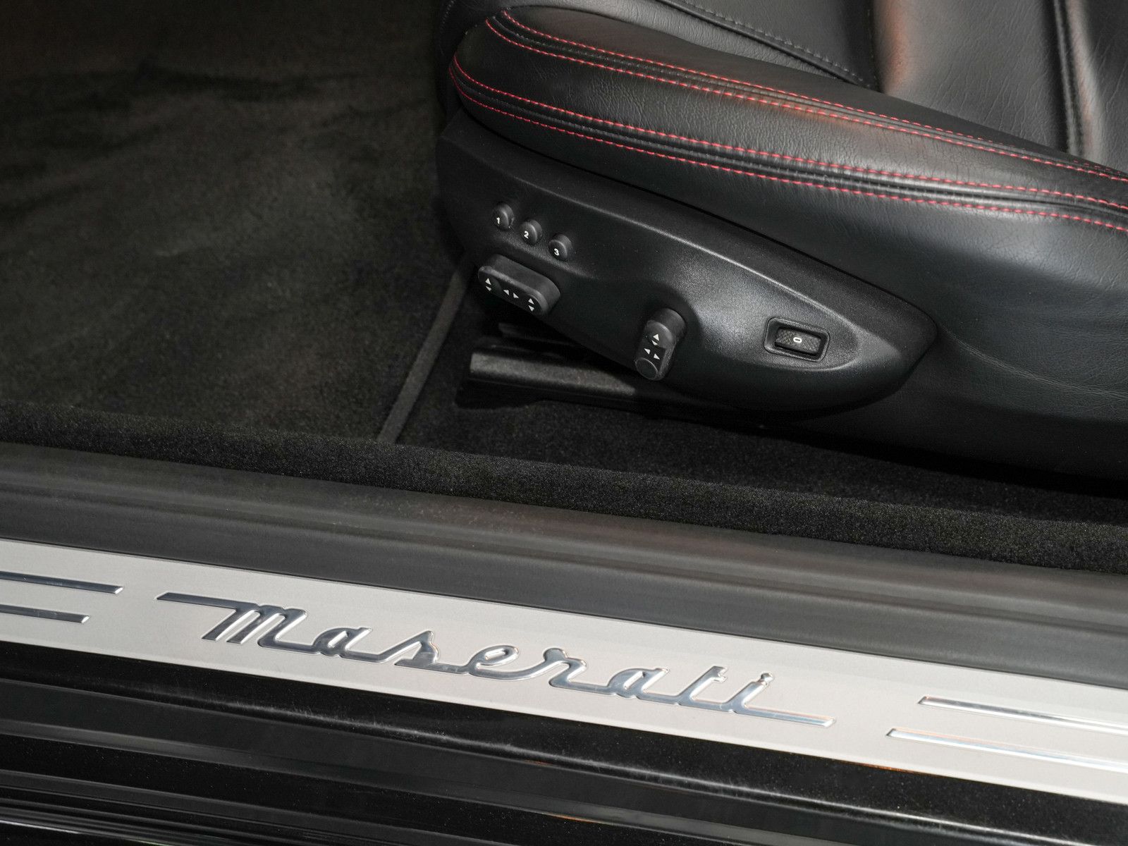 Fahrzeugabbildung Maserati GranCabrio Sport - 1.Hand | 11.000 Km | 1.Lack