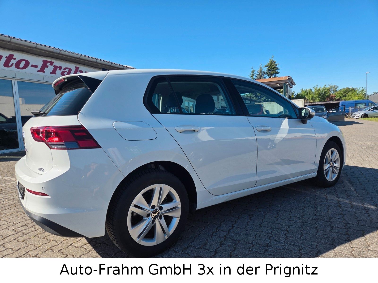 Volkswagen Golf VIII Lim. Life eTSI LED NAVI foto 5