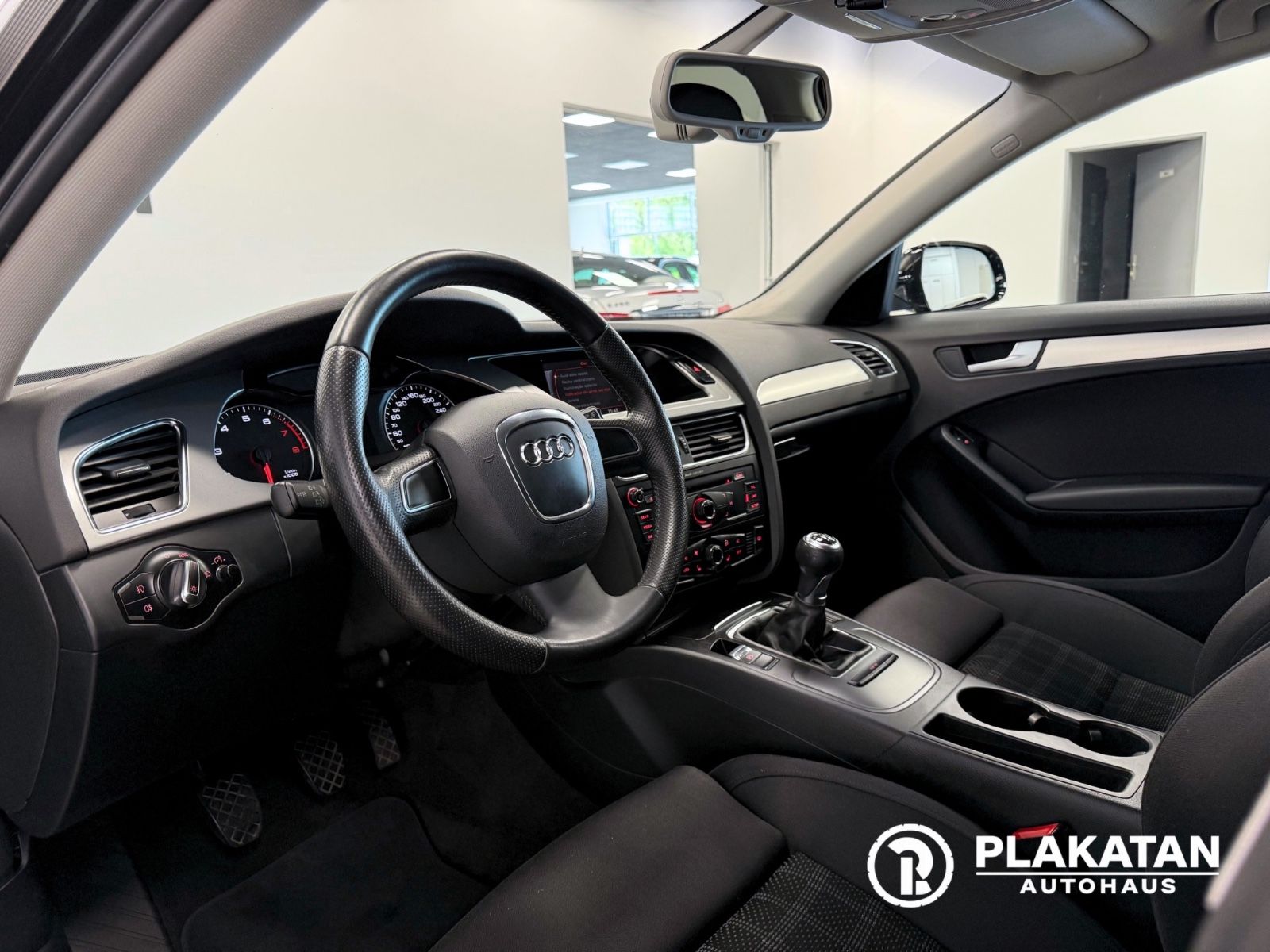 Fahrzeugabbildung Audi A4 Avant Ambition EXPORT