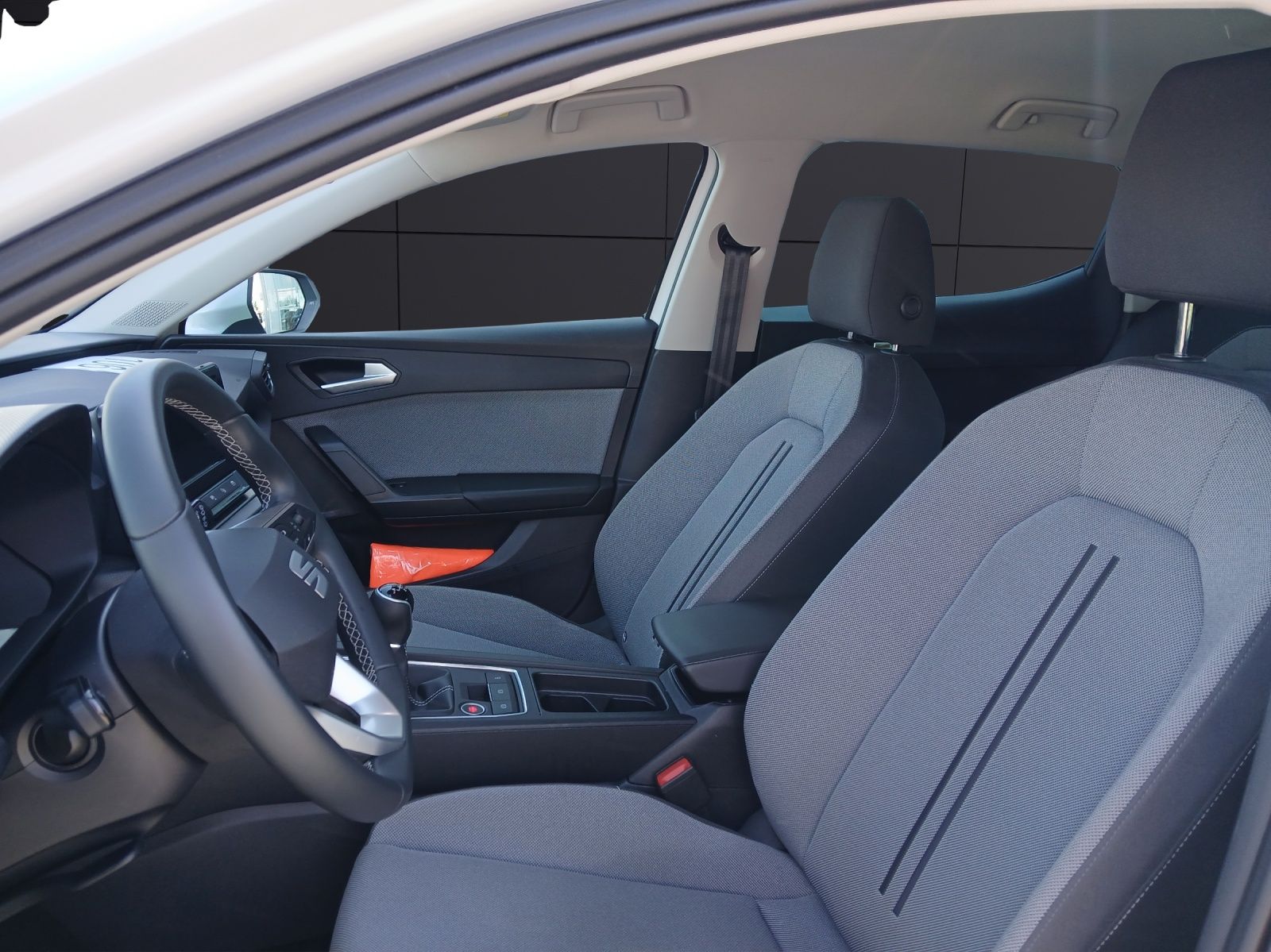 Fahrzeugabbildung SEAT Leon 1.0 TSI Style LED Climatronic GRA PDC SH LM