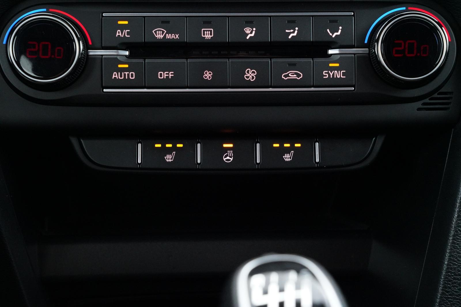 Kia PROCEED GT-LINE 1.5-GDI KIA SCHECKHEFT GEPFLEGT