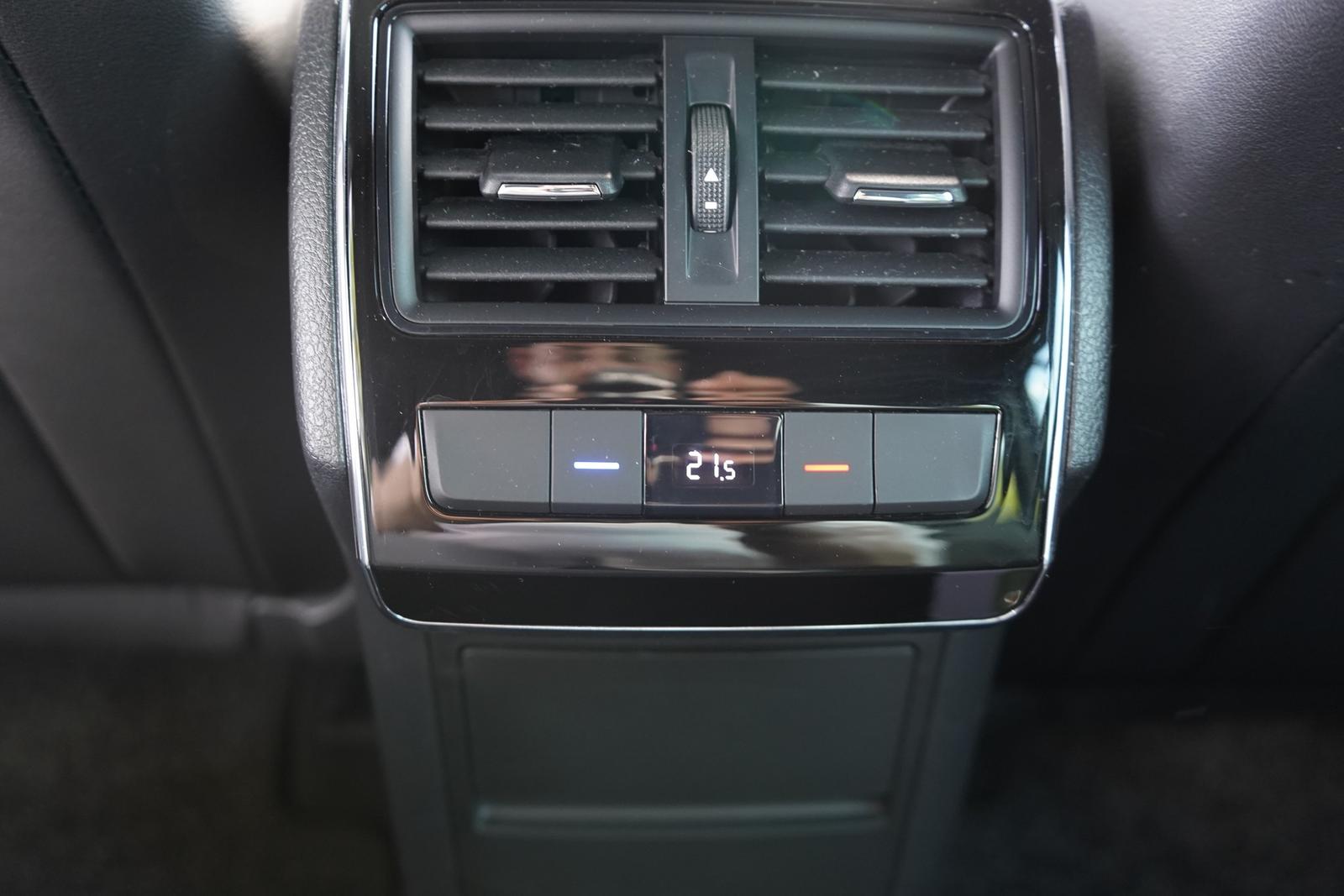 Skoda Superb Combi 2.0TSI Sportline DSG LED Panorama