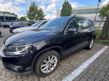 Volkswagen Tiguan - 1