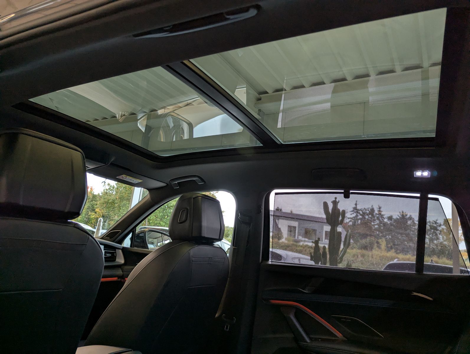 VW Tayron 2.0 R-Line Leder Launch Pano Black AHK 20 - Image 15