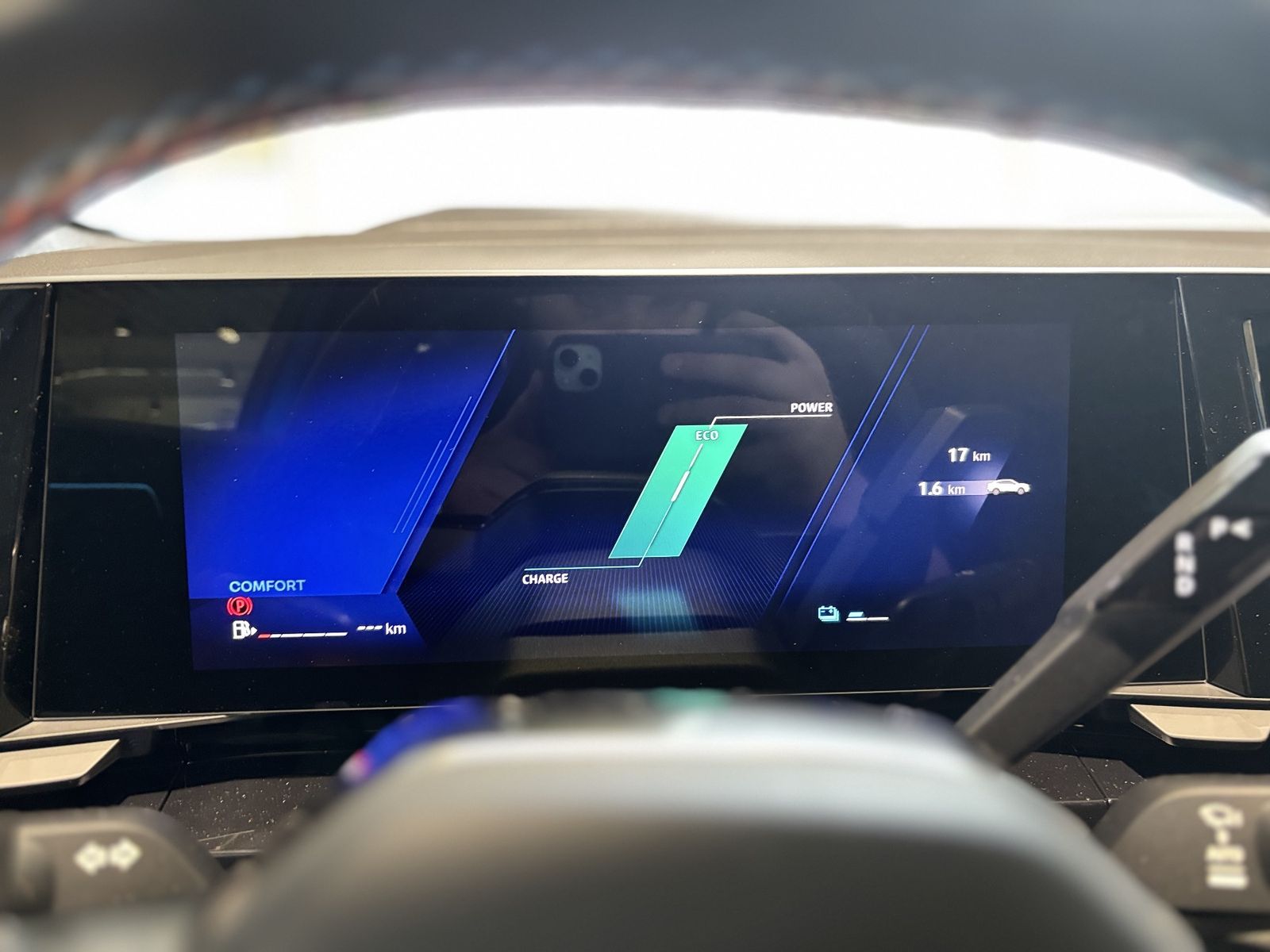 Renault Rafale - Bild 9