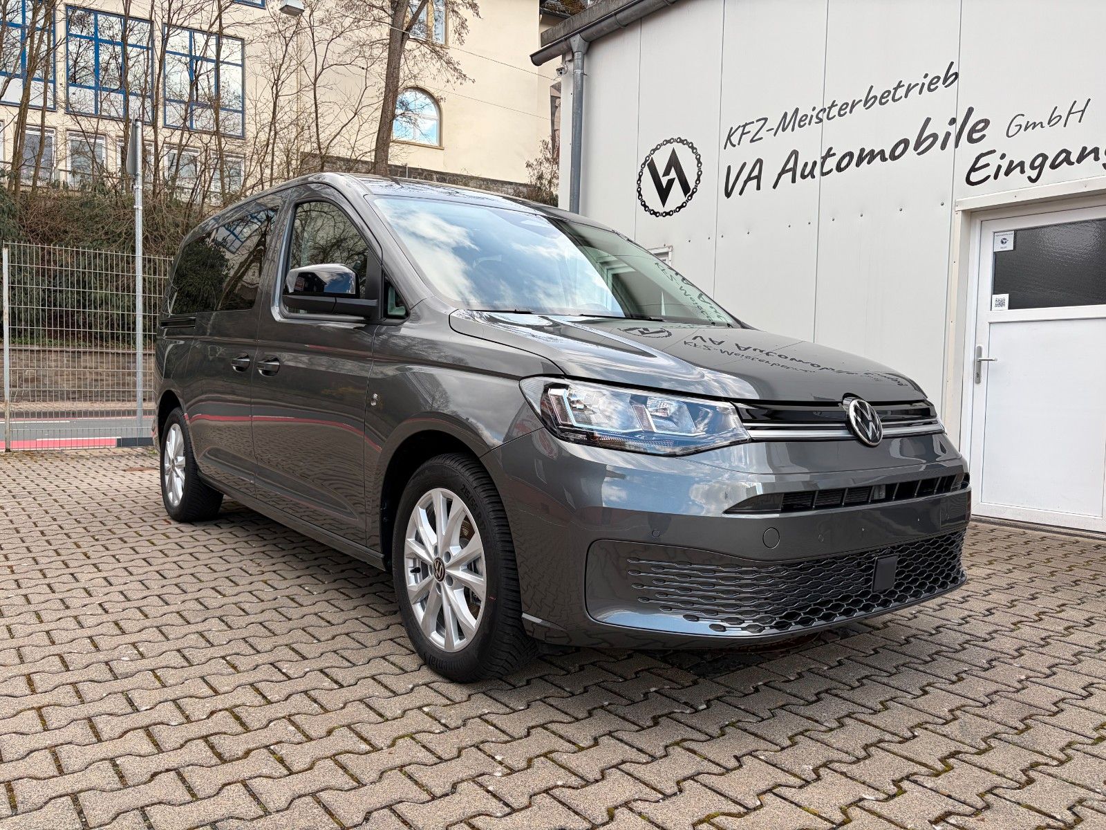 Volkswagen Caddy Life Maxi eHybrid imagem 2