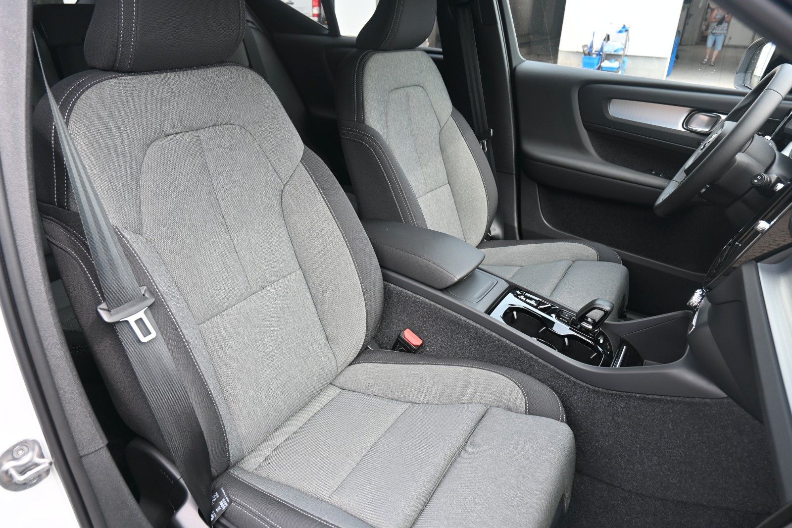 Fahrzeugabbildung Volvo XC40 Plus Dark *ACC*BLIS*H&K*FSHZG*AHK*