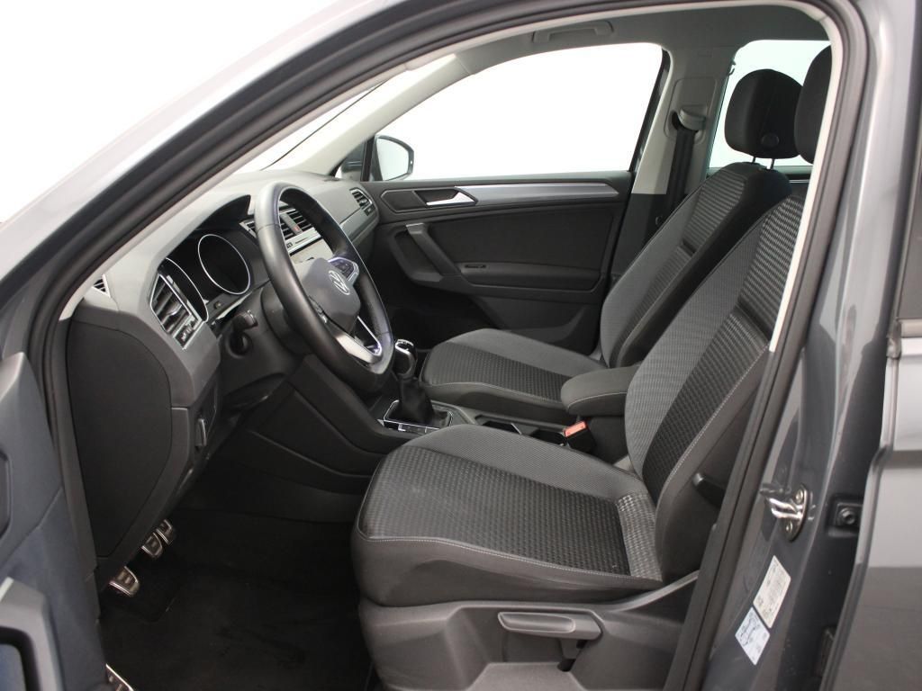 Volkswagen Tiguan Life ACTIVE 1.5 TSI 110kW 6-Gang 4 Türen foto 22