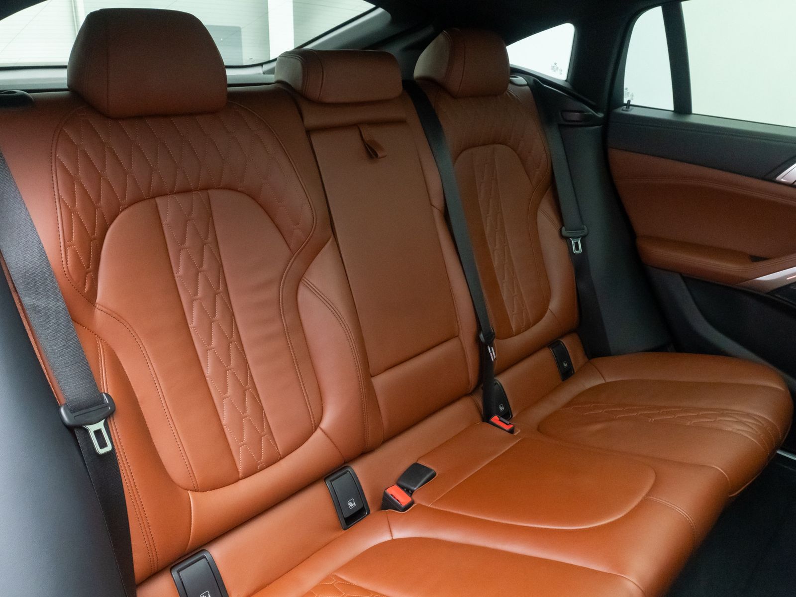 Fahrzeugabbildung BMW X6 xD40i M Sport 360°DAB Panorama Individual 22"