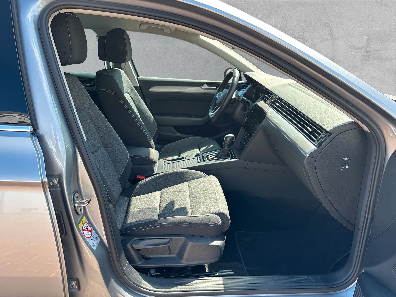 Fahrzeugabbildung Volkswagen Passat Variant Business 1.5 TSI DSG RFK App-Conn