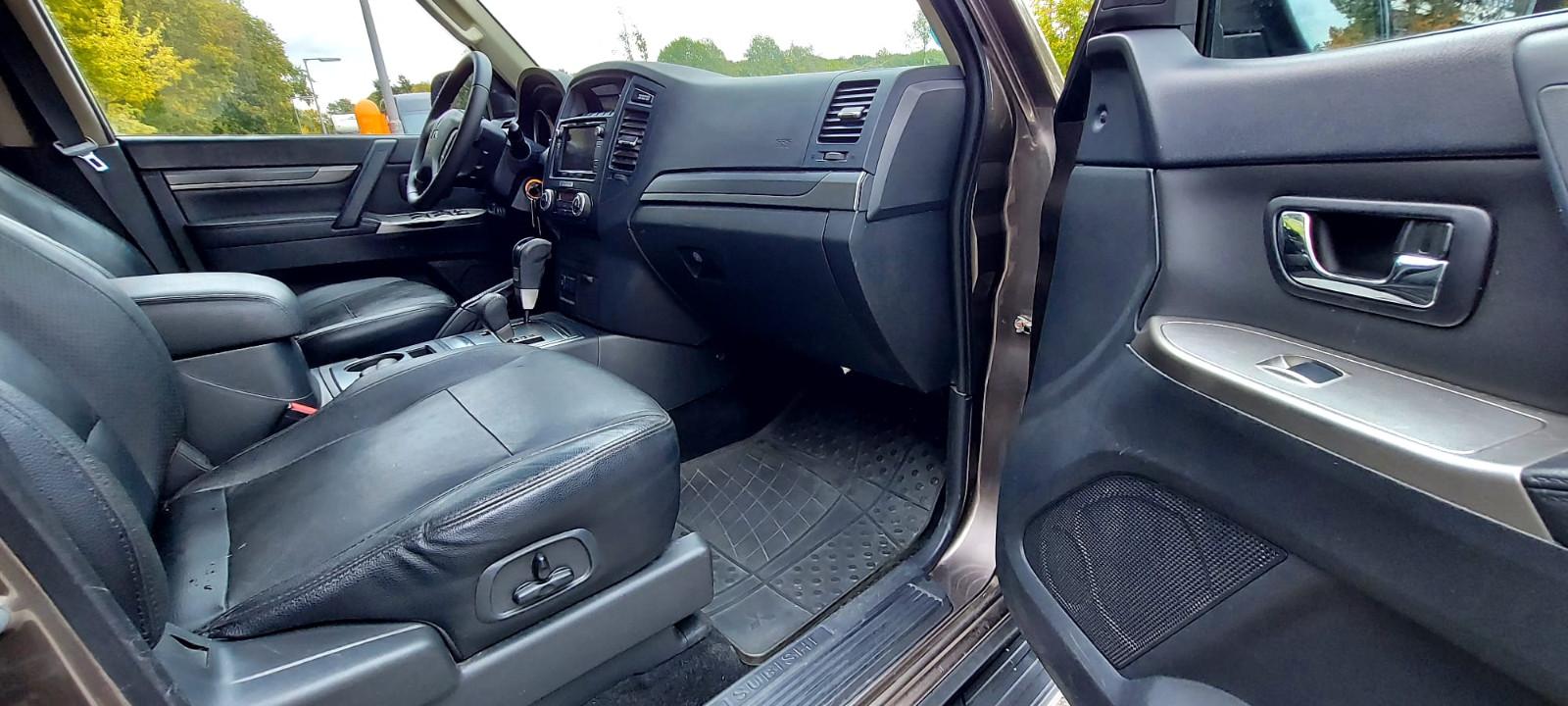 MITSUBISHI PAJERO 3.2 DI-D 200CH EDITION 30