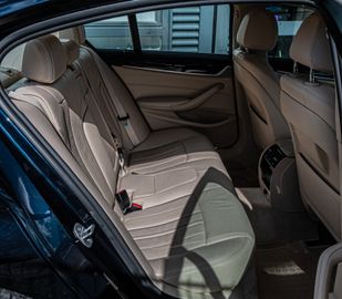 Fahrzeugabbildung BMW 530 e Luxury Line |LEDER|PDC|LED|NAVI|SHZ