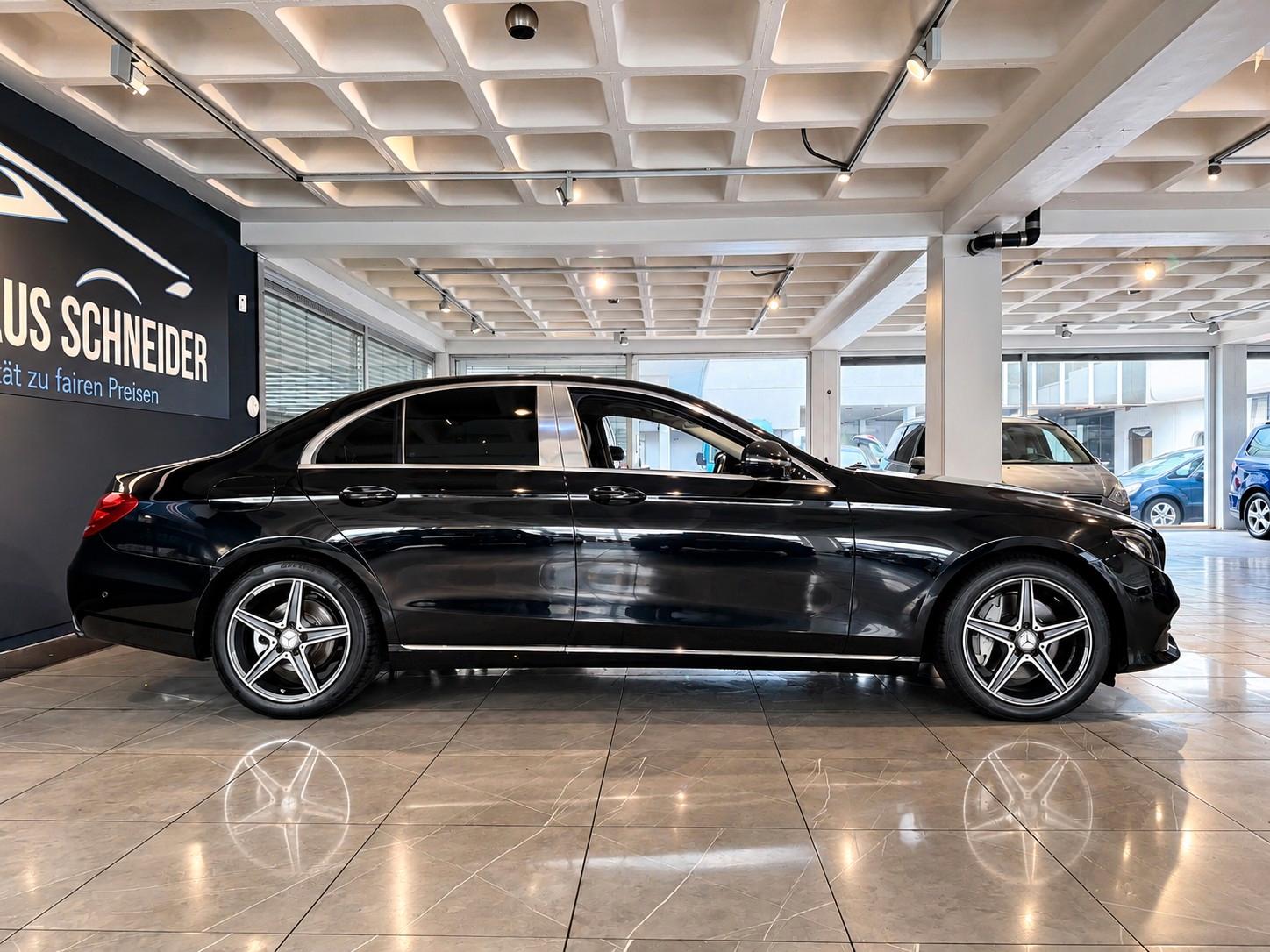 Mercedes-Benz E 200 Limousine*PDC*Navi*