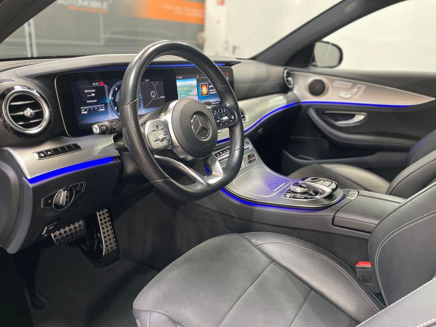 Fahrzeugabbildung Mercedes-Benz E 300 d AMG#Memory#Luft#360°#Alcantara#LED#ACC#S