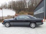 Mercedes-Benz W124 230 Coupe  - Mercedes-Benz W124 aus dem Jahr 1988