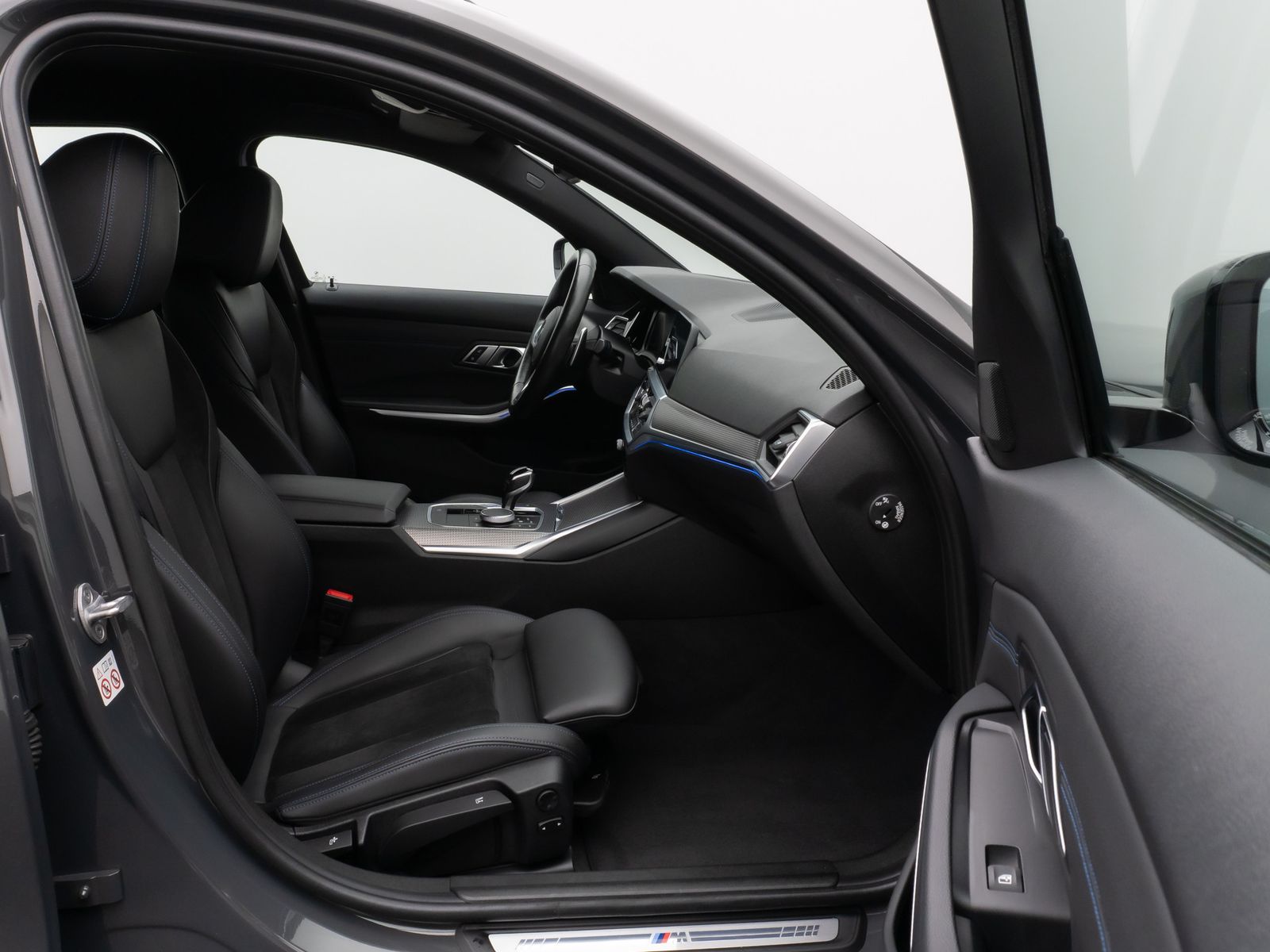 Fahrzeugabbildung BMW 330d xD M Sport Laser Kamera HUD HiFi Komfort
