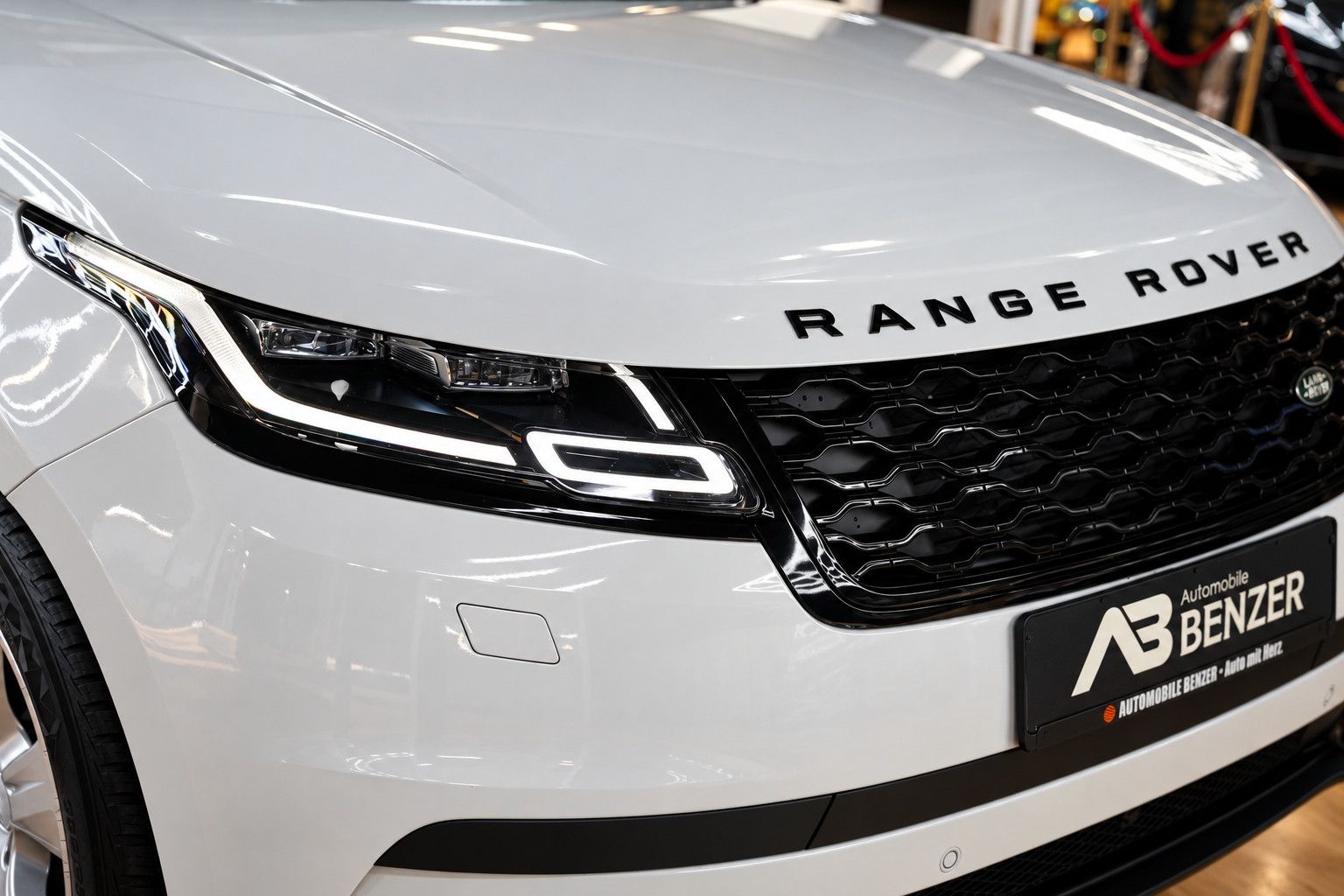 Fahrzeugabbildung Land Rover Range Rover Velar Kamera*Head-UP*Matrix*CarPlay