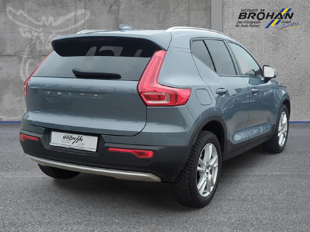 Fahrzeugabbildung Volvo Momentum Pro 2WD