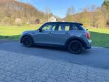 MINI Cooper Essential Trim Steptronic Essential Trim - MINI MINI: Essential Trim