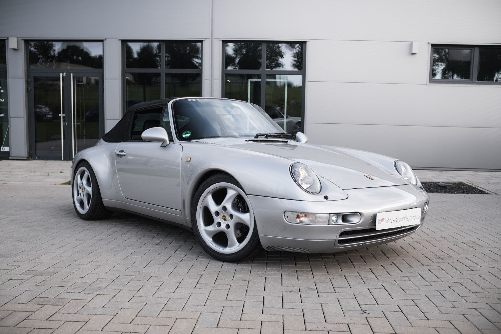 Fahrzeugabbildung Porsche 993/911 Carrera2 Cabriolet-erst 32.700km.