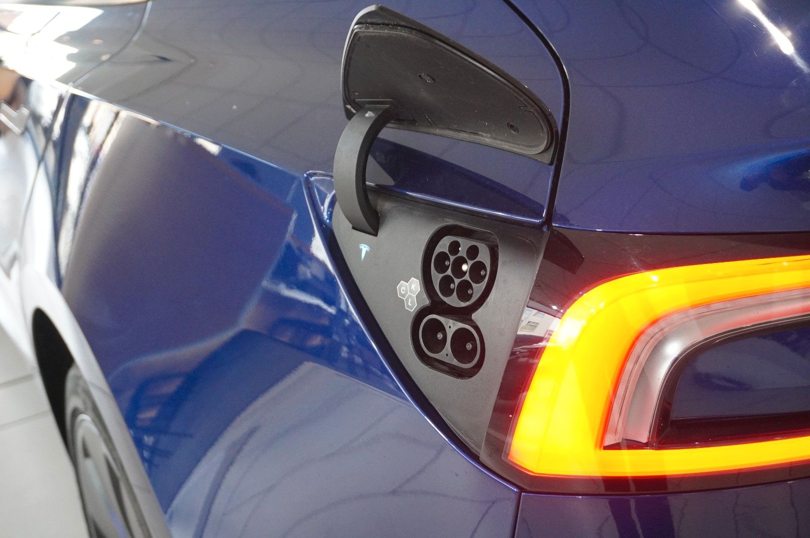 Fahrzeugabbildung Tesla Model 3 HIGHLAND DUAL-MOTOR NAVI/LED/KAMERA/AMD