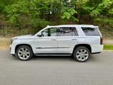 Cadillac Escalade 6.2 V8 Platinum BOSE/360/SDach/7-Sitze - Cadillac in Berlin