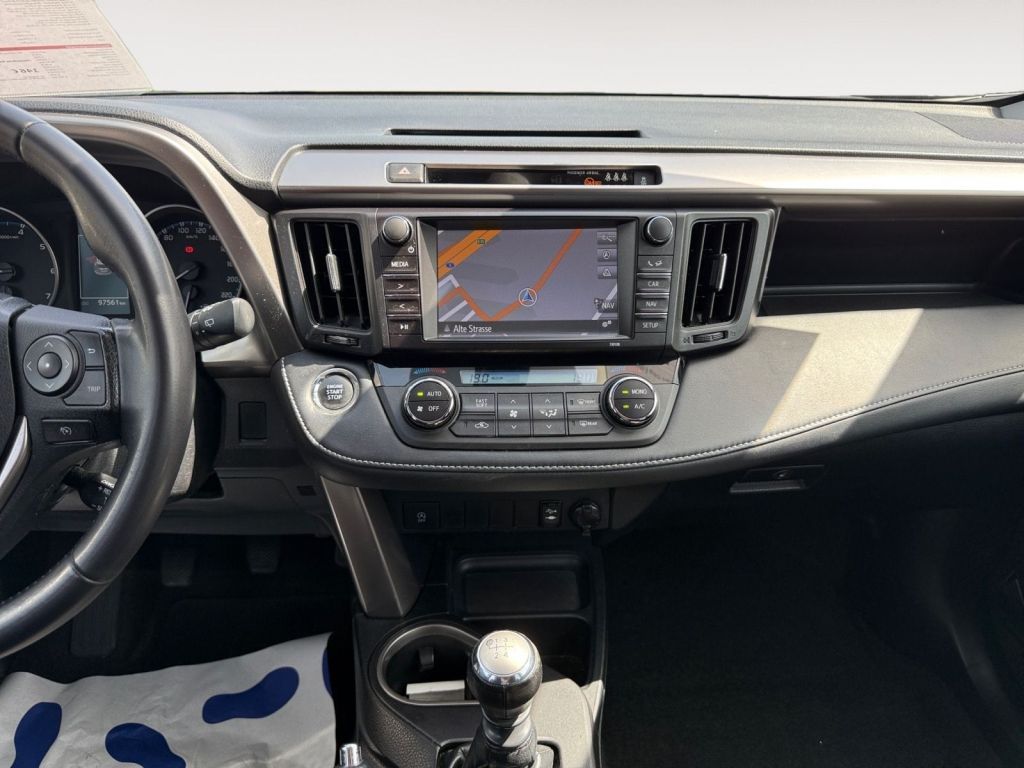 Fahrzeugabbildung Toyota RAV 4 2.0 D-4D 4x2 Start-Stop Edition